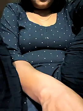 Snapshot of NEETU-89 chatting on 03-07-25, 02:46 NEETU-89 online show from 03-07-25, 02:46