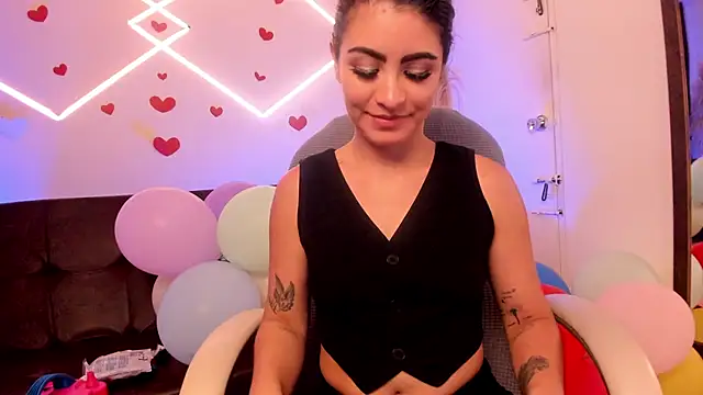 lunaalynch online show from 04-14-26, 11:54