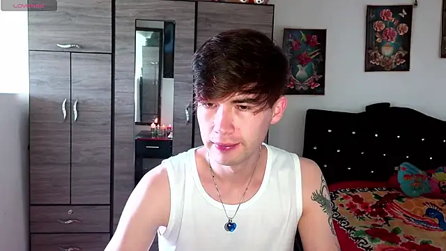 Snapshot of samael1107 chatting on 04-12-26, 05:05 samael1107 online show from 04-12-26, 05:05