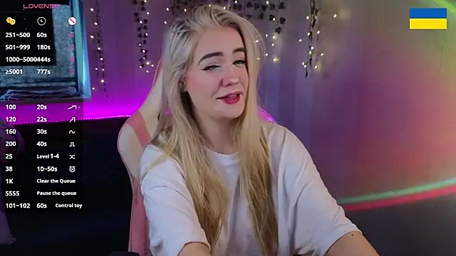 RedVelveten online show from 09-27-25, 05:35