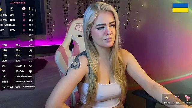 RedVelveten online show from 10-02-25, 08:34