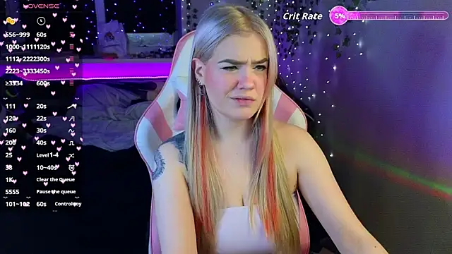 RedVelveten online show from 12-17-25, 05:40