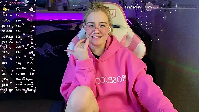 RedVelveten online show from 12-14-25, 08:09