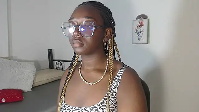 Snapshot of zahhysims chatting on 02-26-25, 08:06 zahhysims online show from 02-26-25, 08:06