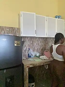 Snapshot of zahhysims chatting on 10-20-25, 03:56 zahhysims online show from 10-20-25, 03:56