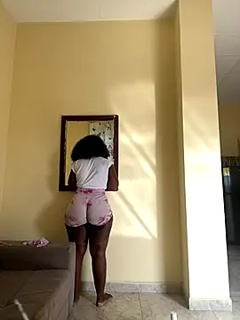 Snapshot of zahhysims chatting on 10-31-25, 08:16 zahhysims online show from 10-31-25, 08:16