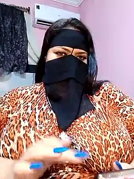 Snapshot of so5naa-nar chatting on 05-16-26, 02:32 so5naa-nar online show from 05-16-26, 02:32