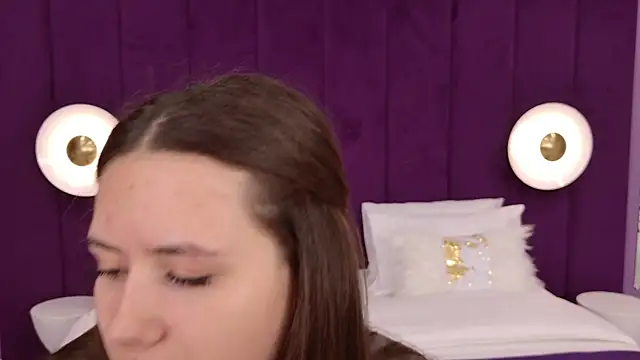 Snapshot of milaleoneli chatting on 03-17-25, 12:25 milaleoneli online show from 03-17-25, 12:25