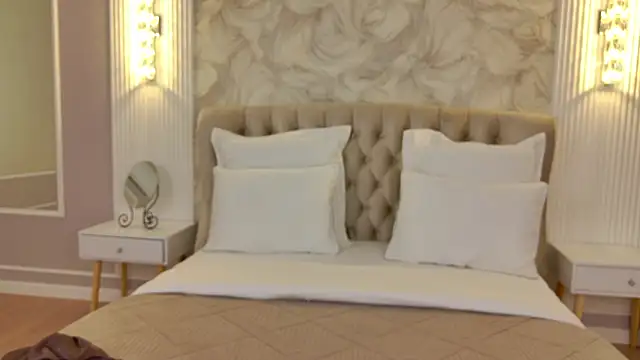 Snapshot of milaleoneli chatting on 09-23-25, 03:08 milaleoneli online show from 09-23-25, 03:08