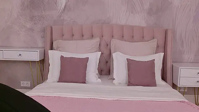 Snapshot of milaleoneli chatting on 02-22-26, 03:02 milaleoneli online show from 02-22-26, 03:02