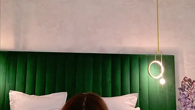 Snapshot of milaleoneli chatting on 09-22-25, 03:07 milaleoneli online show from 09-22-25, 03:07