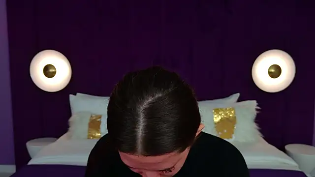 Snapshot of milaleoneli chatting on 03-18-25, 12:39 milaleoneli online show from 03-18-25, 12:39