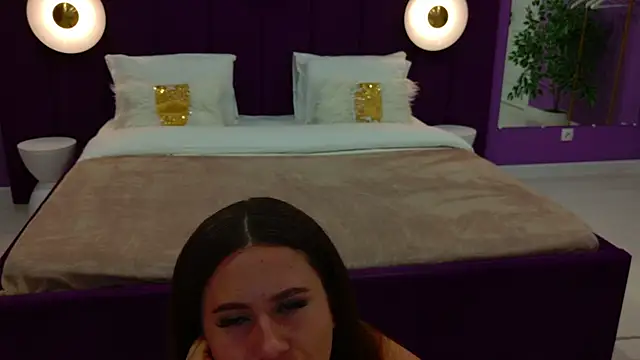 Snapshot of milaleoneli chatting on 03-22-25, 12:25 milaleoneli online show from 03-22-25, 12:25