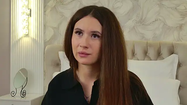 Snapshot of milaleoneli chatting on 09-21-25, 02:55 milaleoneli online show from 09-21-25, 02:55