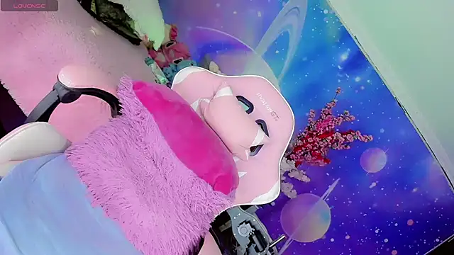 Thalia girl21 online show from 04-18-26, 02:25