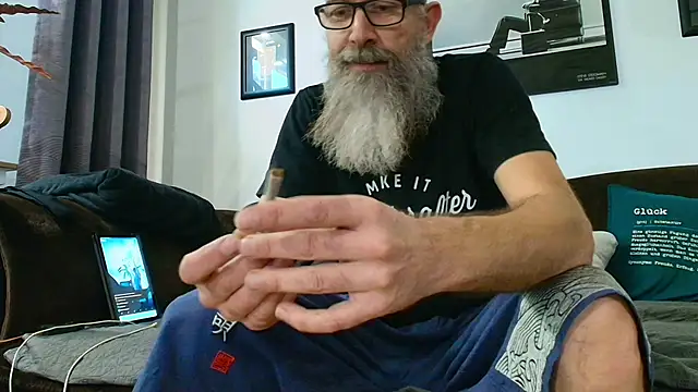 Kingsscepter online show from 10-23-25, 01:32