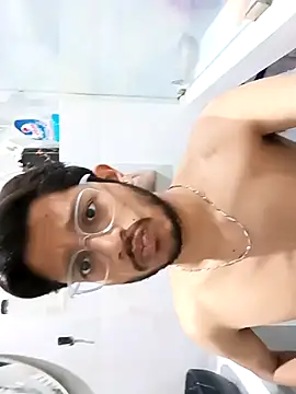 Snapshot of skinnyyyyyyyyy chatting on 02-14-25, 03:43 skinnyyyyyyyyy online show from 02-14-25, 03:43