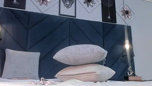 mia greeco online show from 01-29-25, 04:19