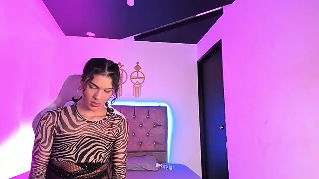 Snapshot of MiaCavallii_ chatting on 03-22-25, 02:59 MiaCavallii online show from 03-22-25, 02:59