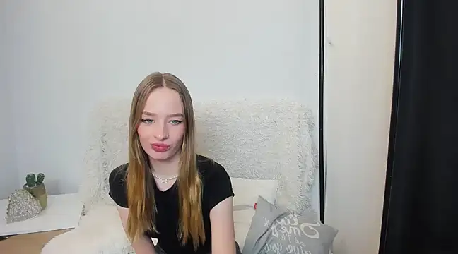 Snapshot of LilaGold chatting on 01-06-25, 06:52 LilaGold online show from 01-06-25, 06:52