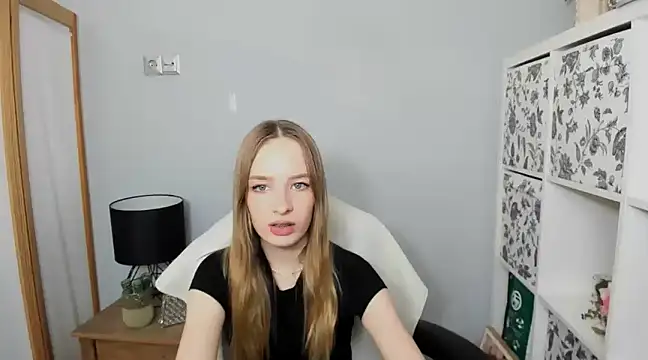 Snapshot of LilaGold chatting on 01-03-25, 11:01 LilaGold online show from 01-03-25, 11:01