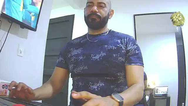 Snapshot of bruce_bigg chatting on 09-27-25, 08:15 bruce bigg online show from 09-27-25, 08:15