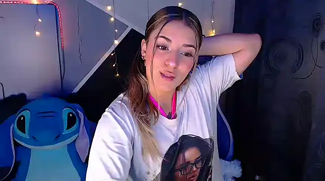 Samanta james19 online show from 03-06-25, 06:48