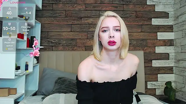 Snapshot of White_Lioness chatting on 03-30-26, 04:52 White Lioness online show from 03-30-26, 04:52