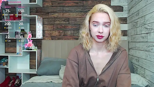 White Lioness online show from 07-20-26, 01:46