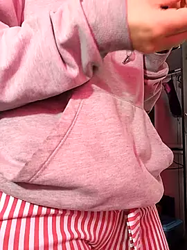 Hanna Kinsley online show from 11-06-25, 03:27