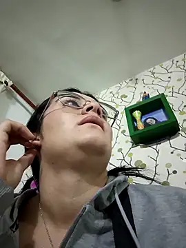 Hanna Kinsley online show from 11-03-25, 02:39