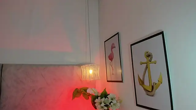 naomiii   online show from 03-21-26, 11:36