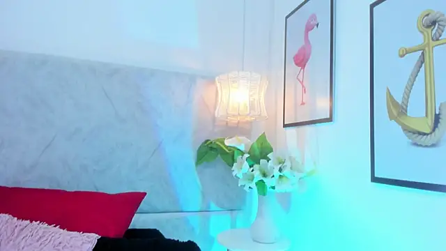 naomiii   online show from 02-23-26, 11:44