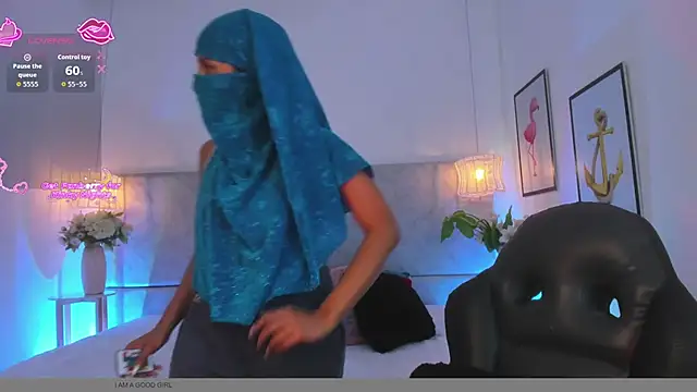 naomiii   online show from 02-12-26, 12:38