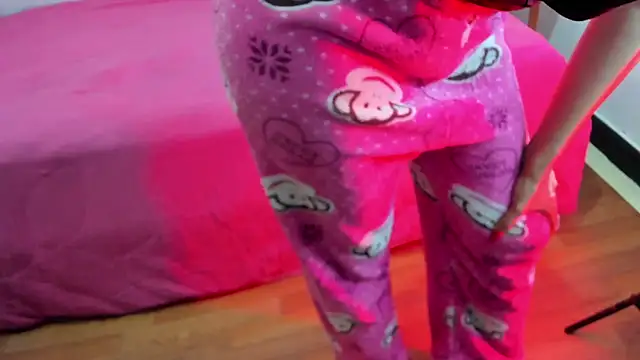 naomiii   online show from 11-26-25, 11:43