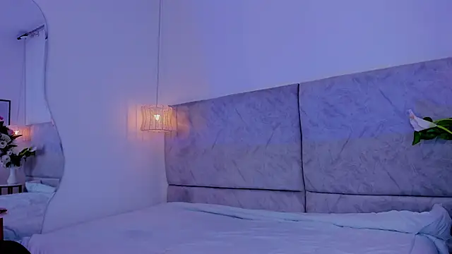 naomiii   online show from 11-04-25, 11:58