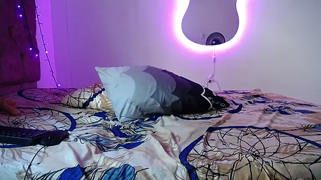 Snapshot of AMBER_LOVE22 chatting on 02-14-25, 09:53 AMBER LOVE22 online show from 02-14-25, 09:53