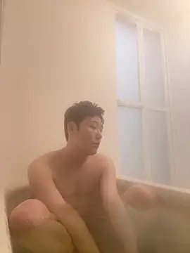 Snapshot of tuki_fu chatting on 03-05-25, 11:06 tuki fu online show from 03-05-25, 11:06