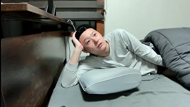 Snapshot of tuki_fu chatting on 03-22-25, 01:19 tuki fu online show from 03-22-25, 01:19