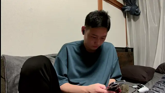 Snapshot of tuki_fu chatting on 01-28-25, 12:11 tuki fu online show from 01-28-25, 12:11