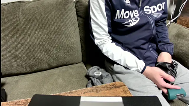 Snapshot of tuki_fu chatting on 02-15-25, 12:33 tuki fu online show from 02-15-25, 12:33