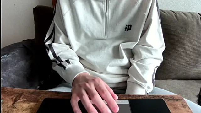 Snapshot of tuki_fu chatting on 01-25-25, 04:02 tuki fu online show from 01-25-25, 04:02