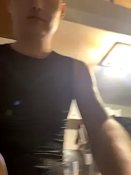 Snapshot of tuki_fu chatting on 09-24-25, 12:00 tuki fu online show from 09-24-25, 12:00