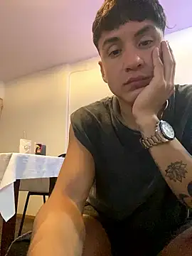 Snapshot of LCarreraa chatting on 01-18-26, 05:55 LCarreraa online show from 01-18-26, 05:55