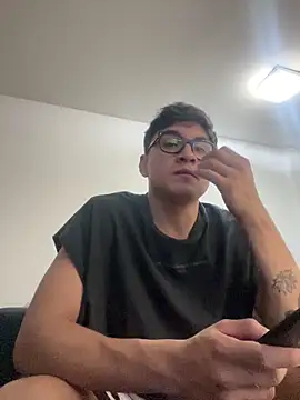 Snapshot of LCarreraa chatting on 02-22-26, 12:46 LCarreraa online show from 02-22-26, 12:46