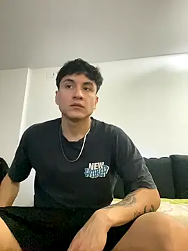 Snapshot of LCarreraa chatting on 11-06-25, 01:42 LCarreraa online show from 11-06-25, 01:42