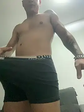 Snapshot of LCarreraa chatting on 03-08-25, 06:32 LCarreraa online show from 03-08-25, 06:32