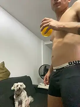 Snapshot of LCarreraa chatting on 01-19-25, 04:33 LCarreraa online show from 01-19-25, 04:33