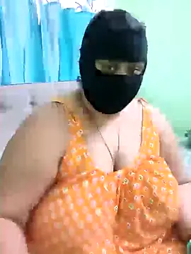Snapshot of monaa chatting on 06-02-26, 10:37 monaa online show from 06-02-26, 10:37