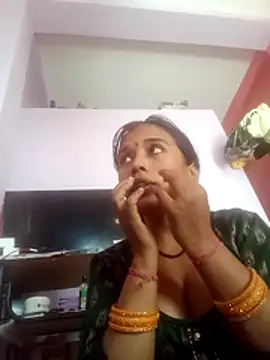 Snapshot of Surajpuja79 chatting on 02-07-26, 04:09 Surajpuja79 online show from 02-07-26, 04:09